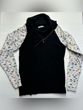 Michelle Mae Geometric Sleeve Hoodie Women’s Small Black Asymmetrical Zip Top